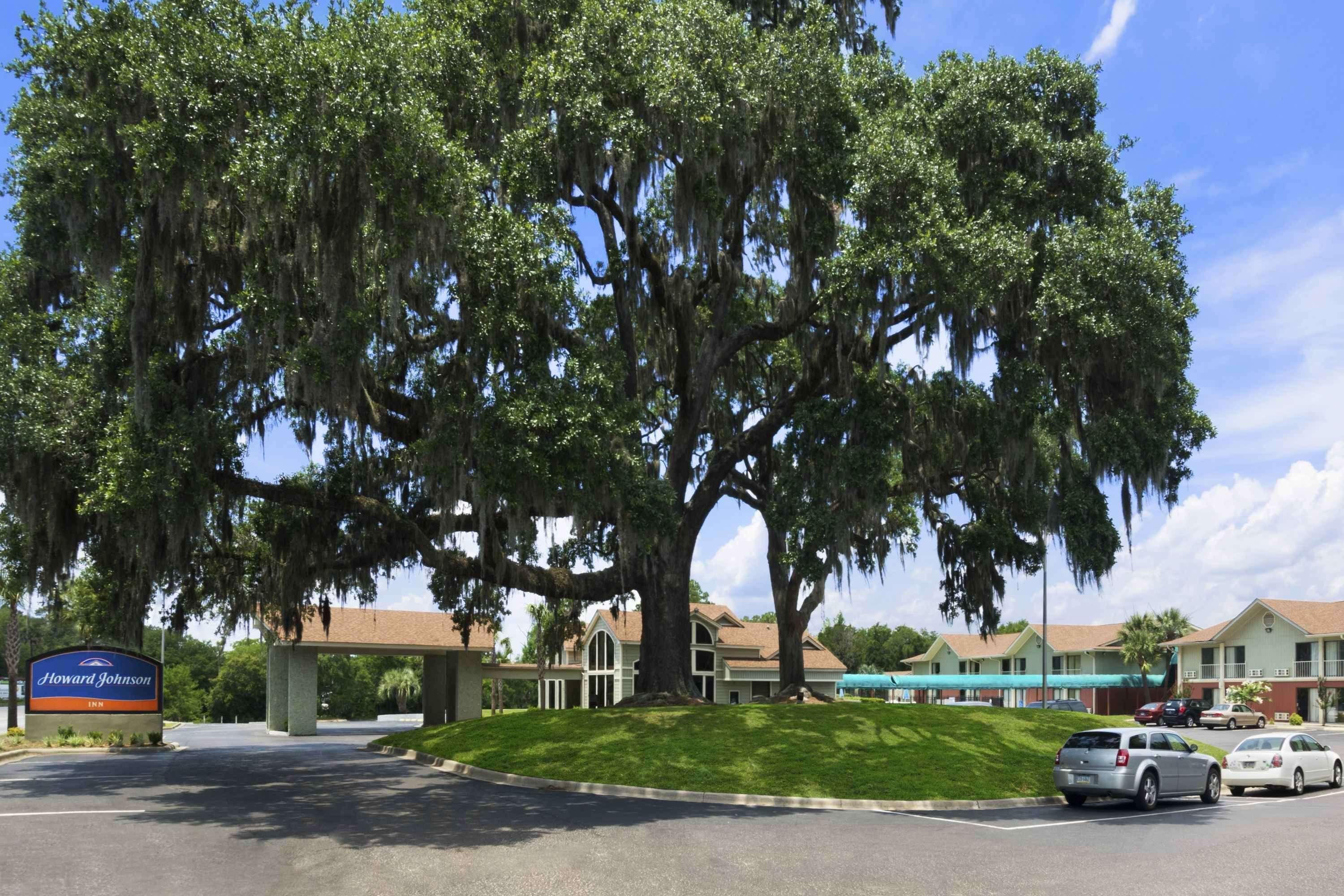 Howard Johnson By Wyndham Beaufort/Parris Island Exterior photo