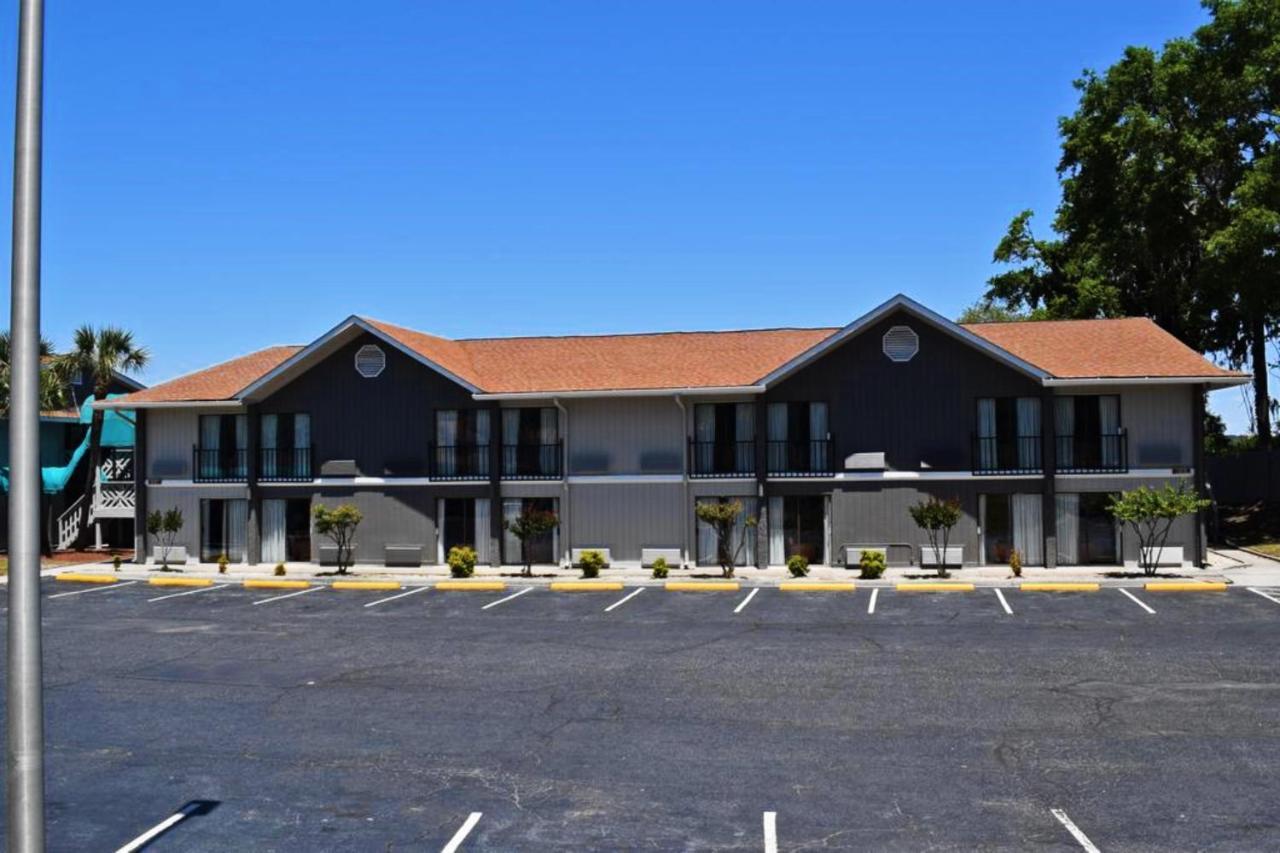 Howard Johnson By Wyndham Beaufort/Parris Island Exterior photo