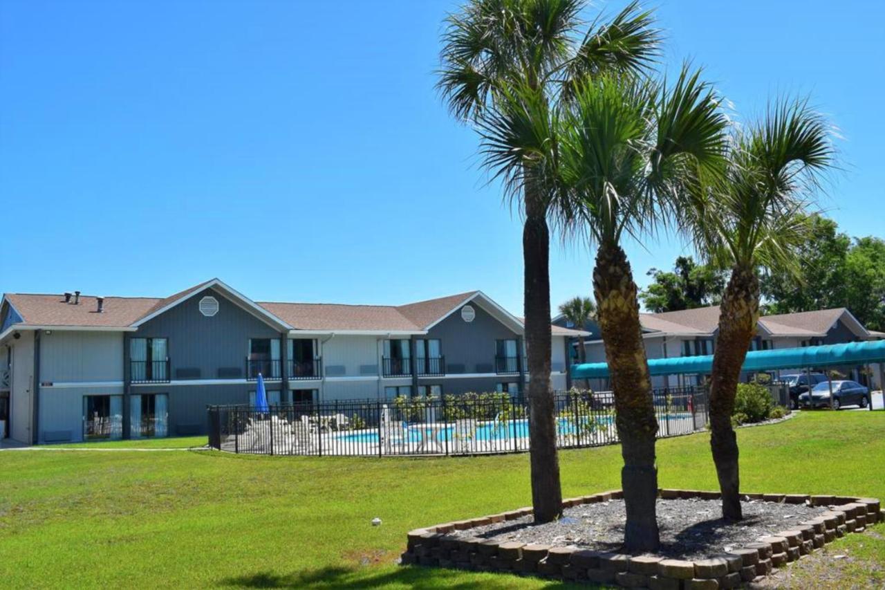 Howard Johnson By Wyndham Beaufort/Parris Island Exterior photo